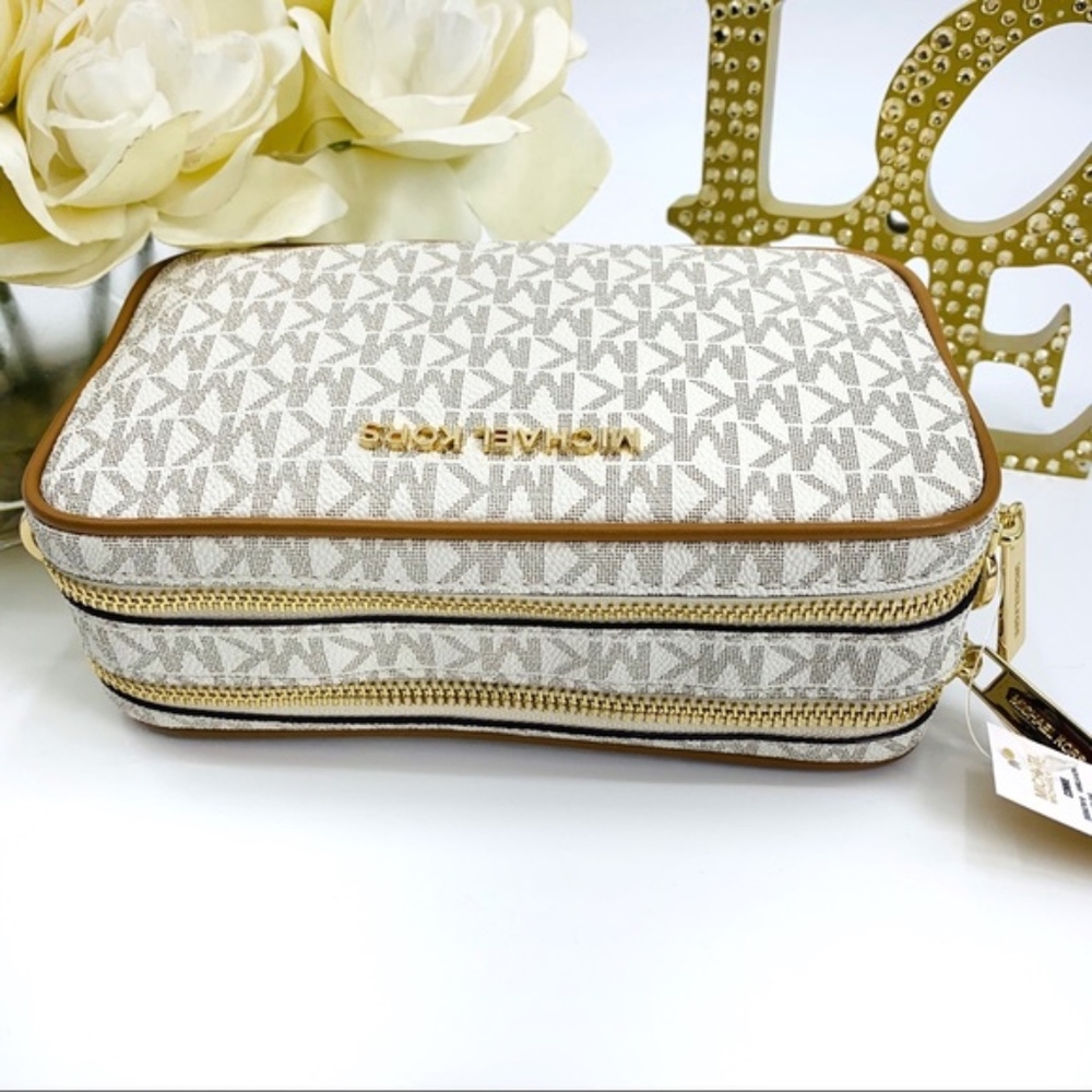 LAST DAY SALE  Michael Kors Camera Bag Crossbody - Picture 5 of 8